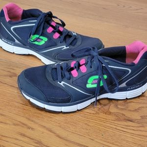 Sketchers Sport Flex Sole Sneakers-LIKE NEW!
